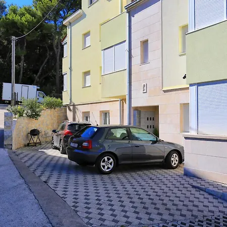 And With Parking Space - 11623 Pensionat Split