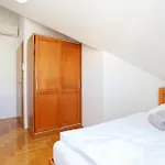 Guest house And With Parking Space - 11623 Split