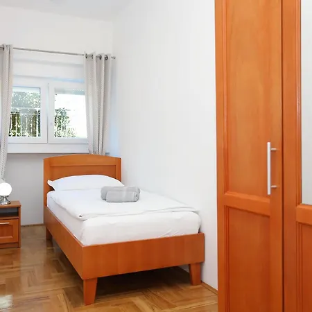 And With Parking Space - 11623