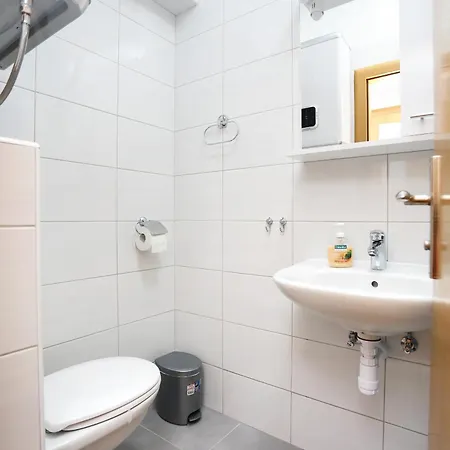 And With Parking Space - 11623