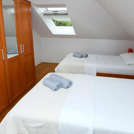 And With Parking Space - 11623